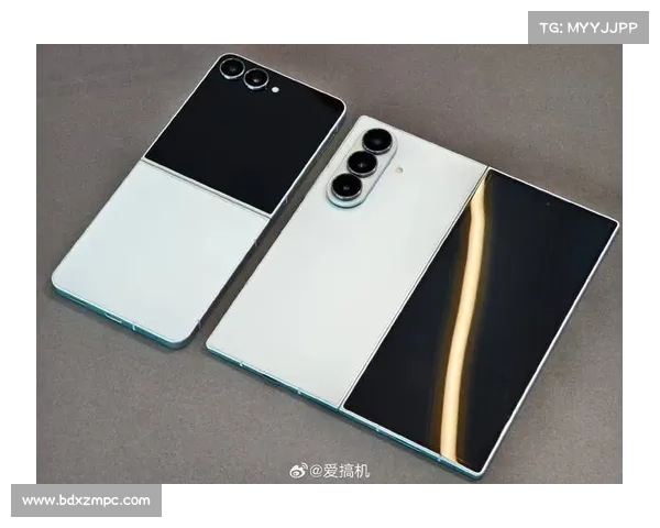 三星Z Flip7登场,售价7999元,和华为Pura X相比谁更值得买 三星Z Flip7登场,售价7999元,和华为Pura X相比谁更值得买